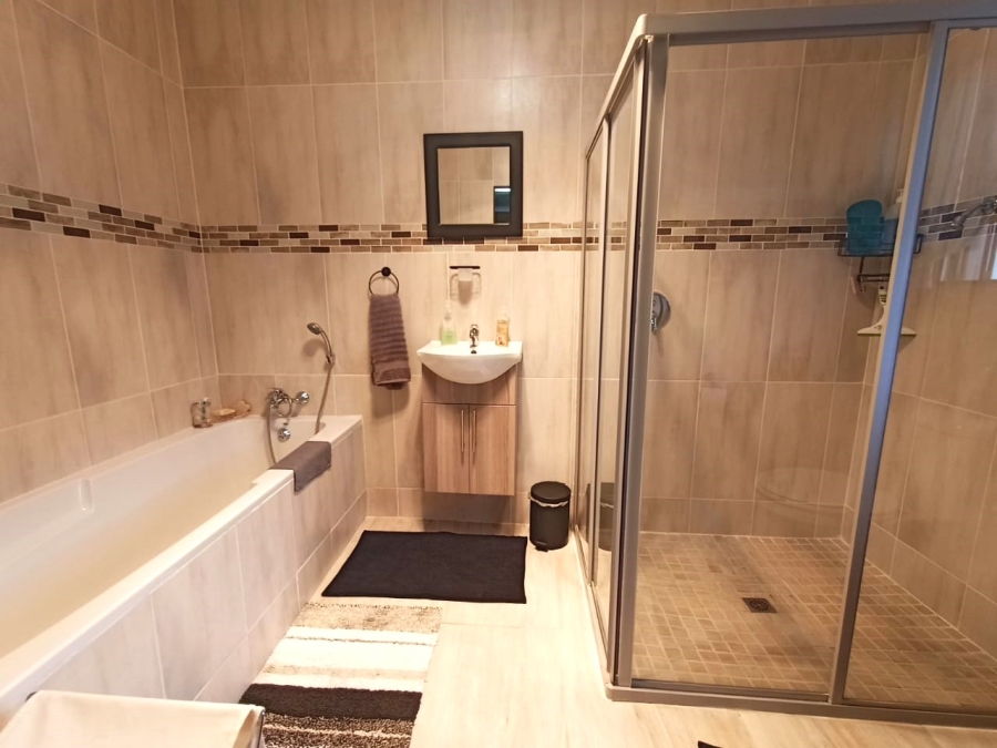2 Bedroom Property for Sale in Humansdorp Eastern Cape
